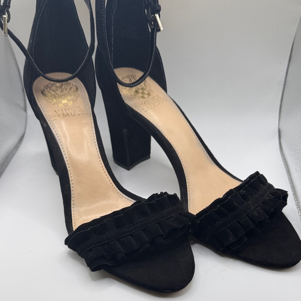 Vince Camuto Black Ruffle ankle Strap Heels size 9‎
